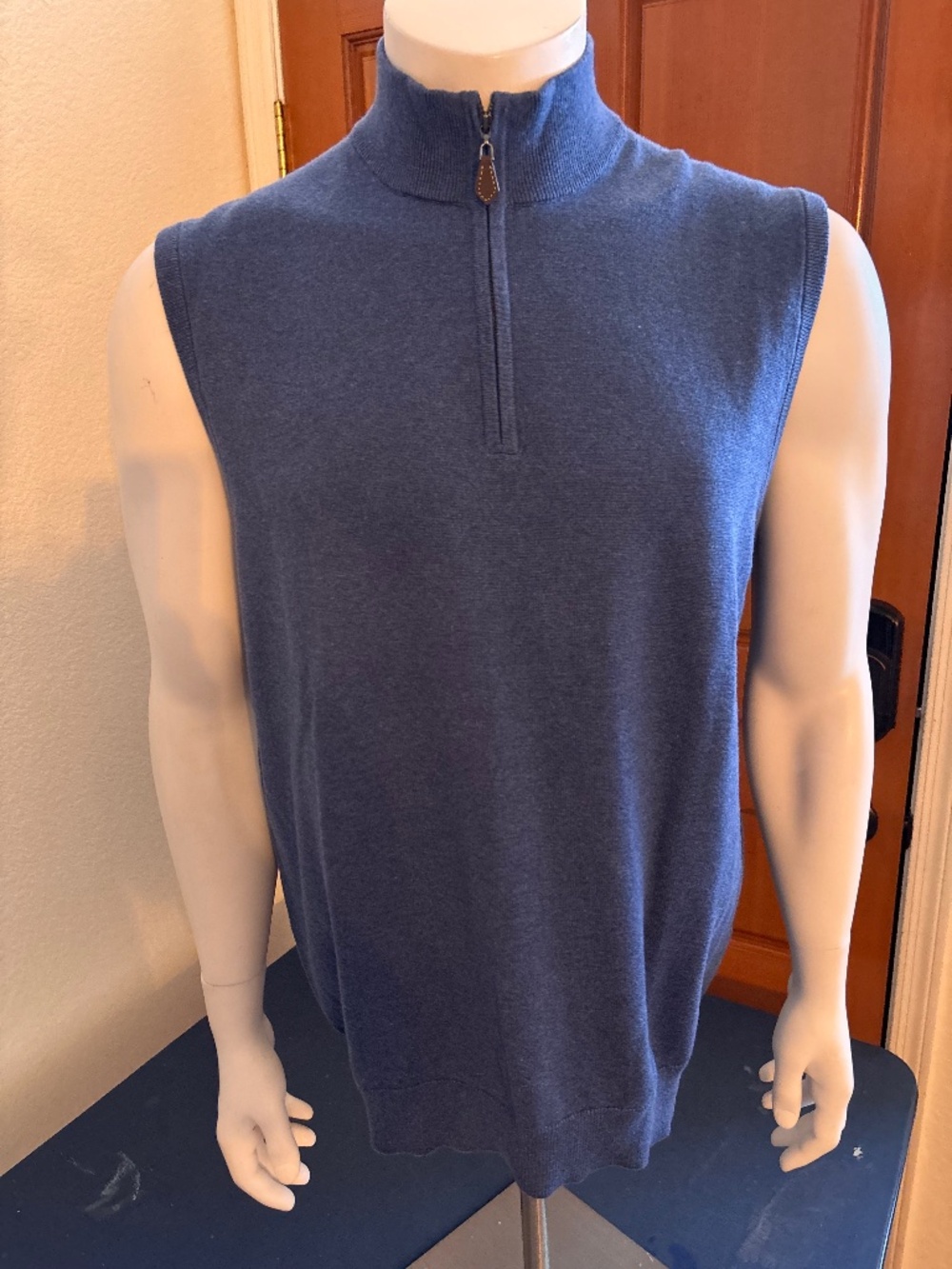 New mens size 42 Alan Paine cotton cashmere golf vest
